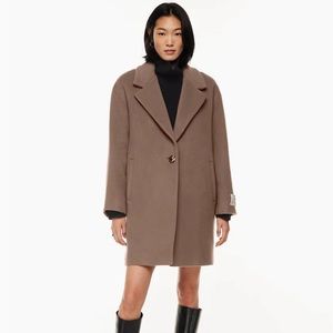 Arizia Wilfred
THE ONLY MID COAT